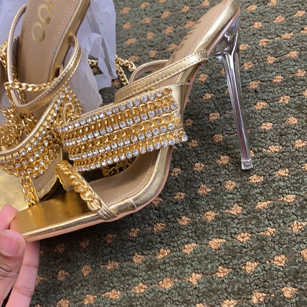 Heels - Picture 2 of 3